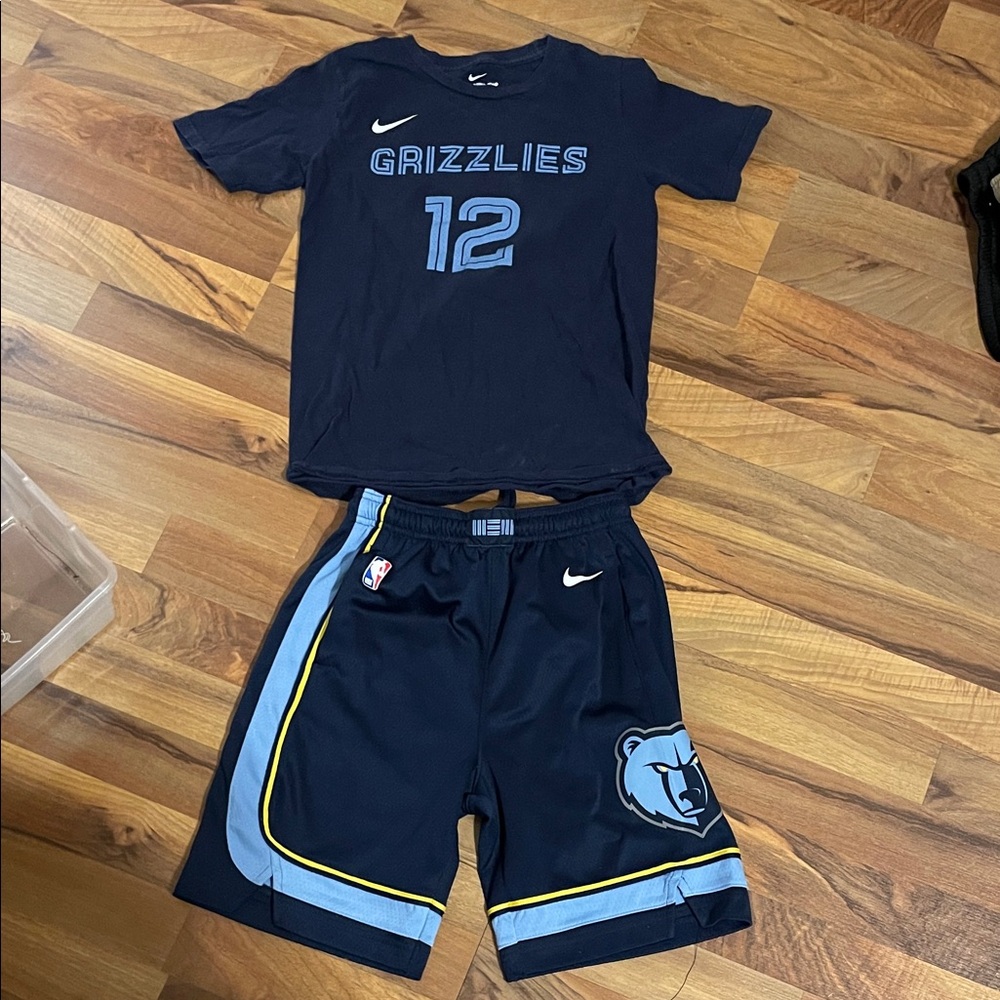 Nike Grizzlies NBA basketball shorts & shirt Youth Medium